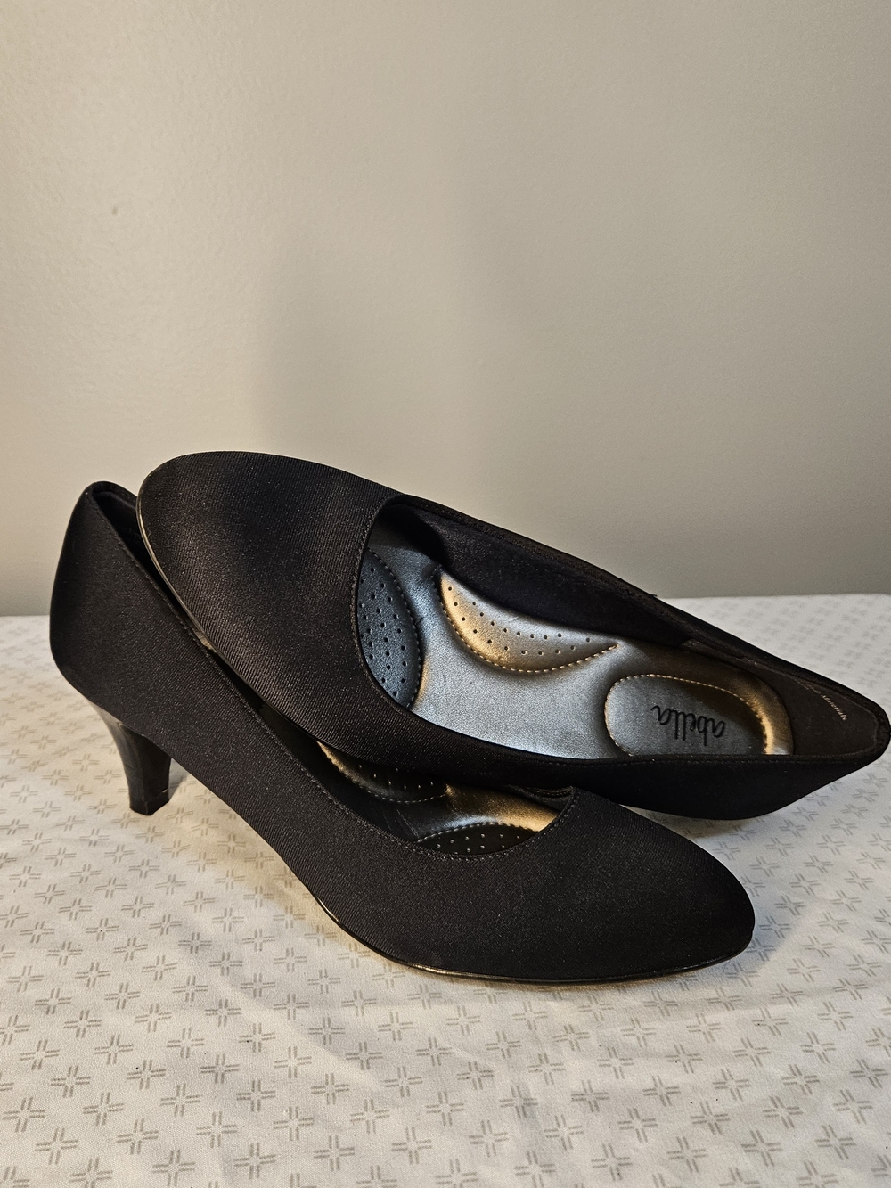 Abella Black Mid Heel Women's Pumps